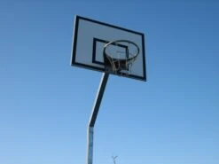 Basketbalpaal Met Bord – Openbaar Gebruik